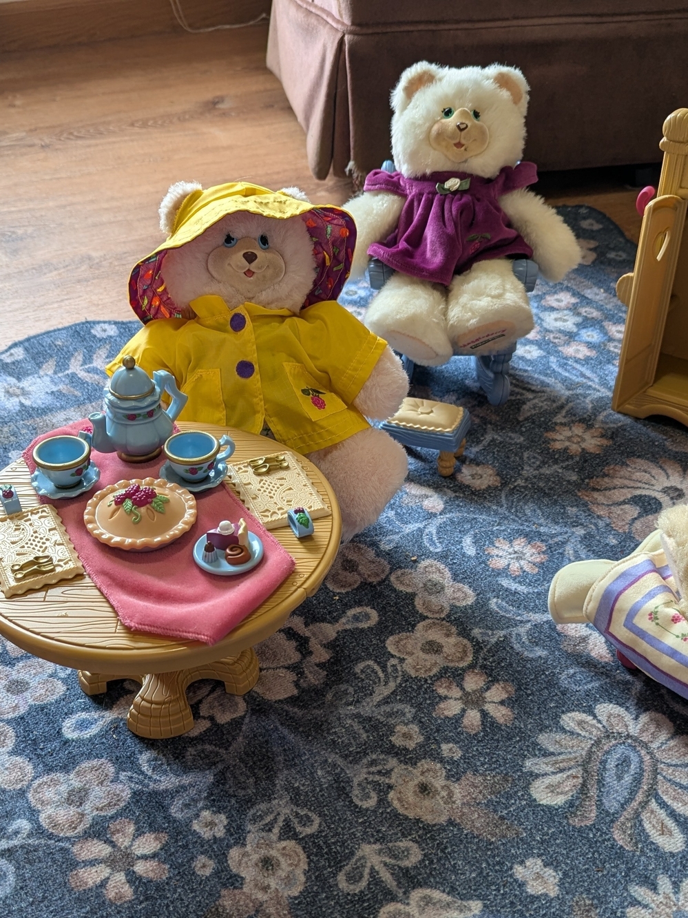 Fisher Price Briarberry Bears Tea Party Set with Furniture